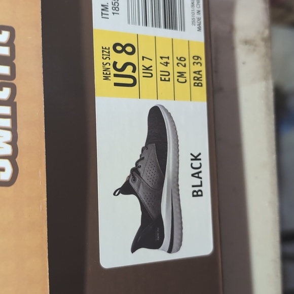 Skechers Black and Gray Sneakers with Knit Upper and Sleek Design - Picture 6 of 11